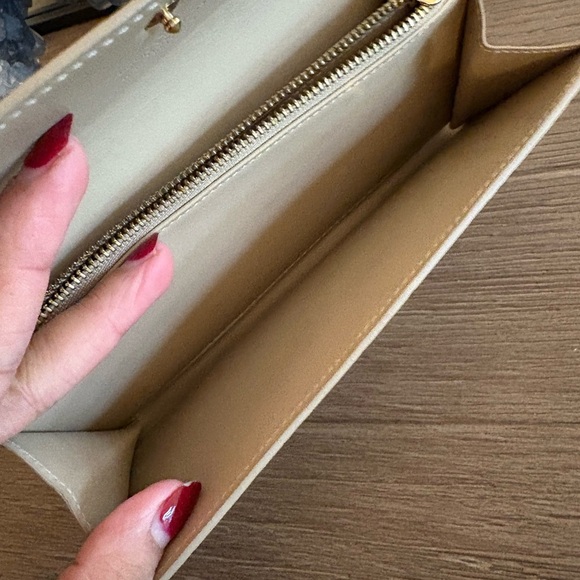 Louis Vuitton Sarah leather wallet - Picture 7 of 11